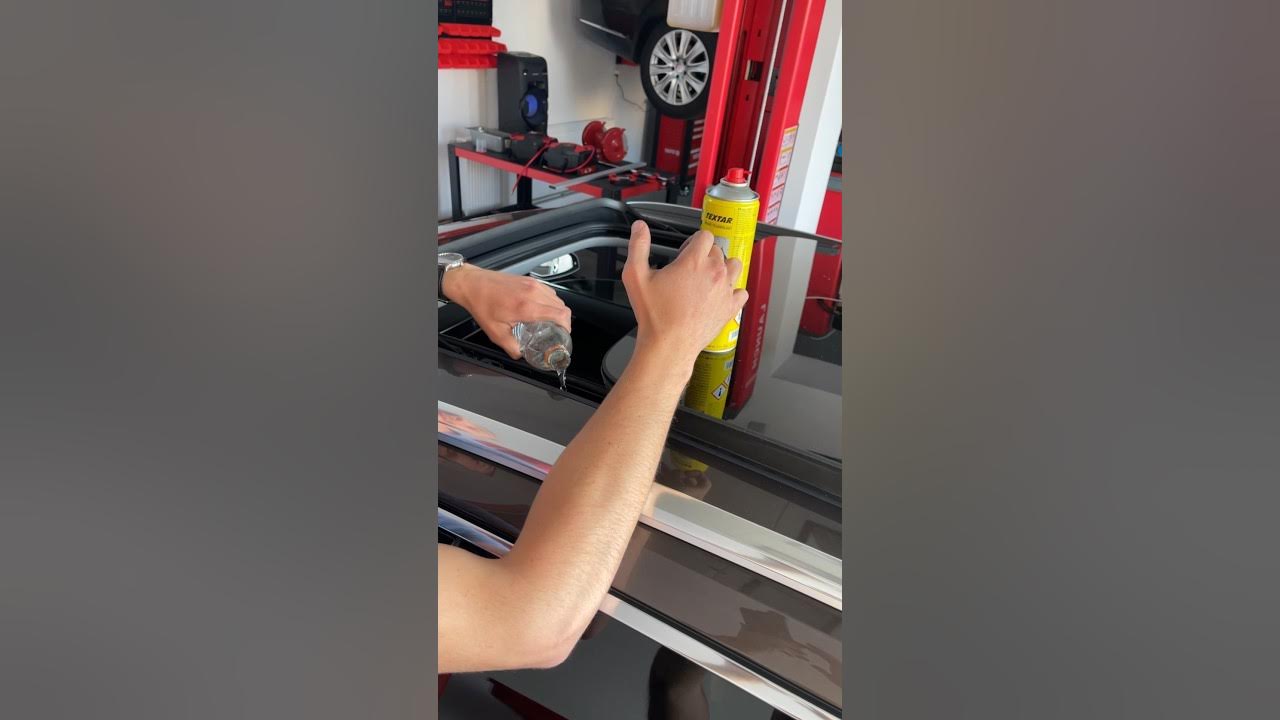 Curatare scurgere panoramic Audi A4 B9. How to clean sunroof drain