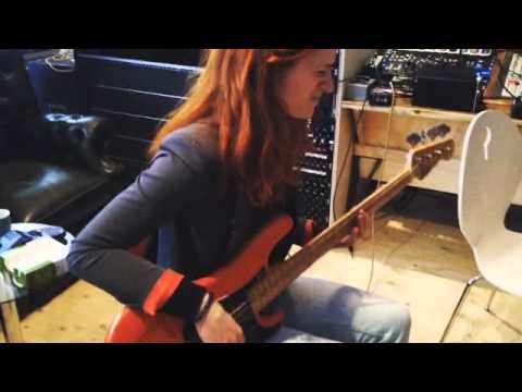 Moon Music - Recording Bass - Sophie van Schaik