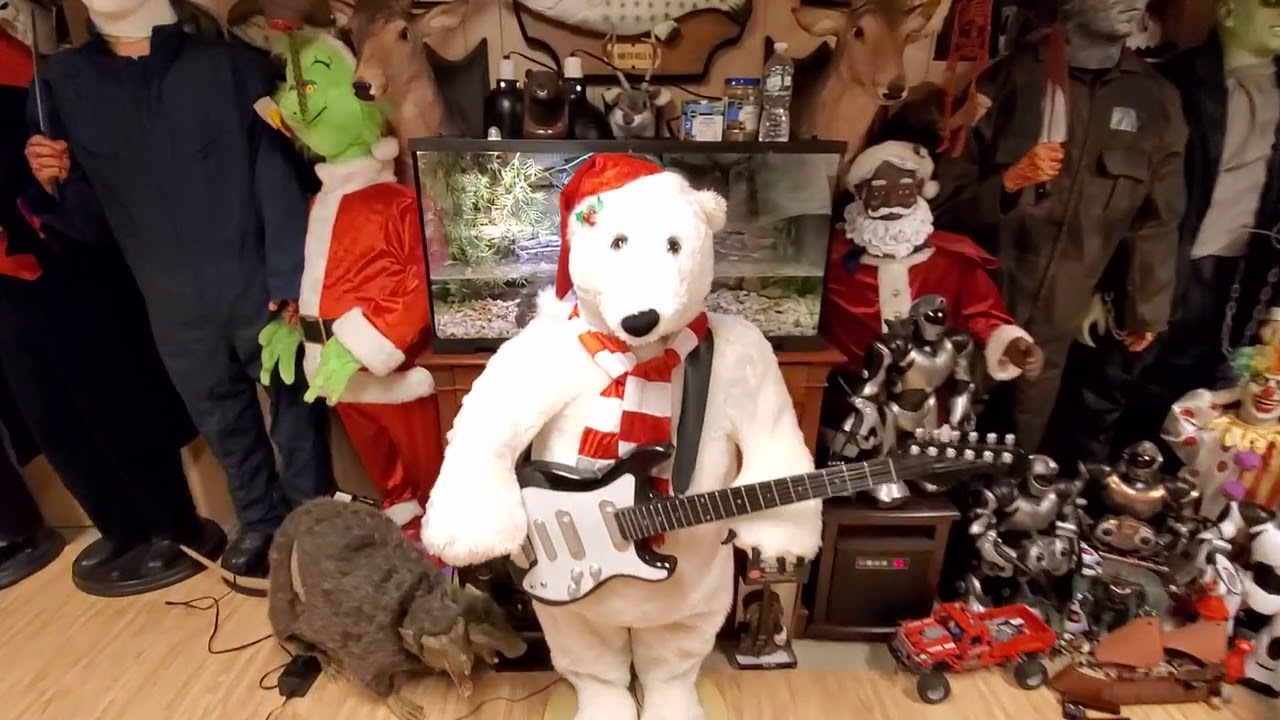 Gemmy Animated Life Size Guitar Playing Polar Bear Review!