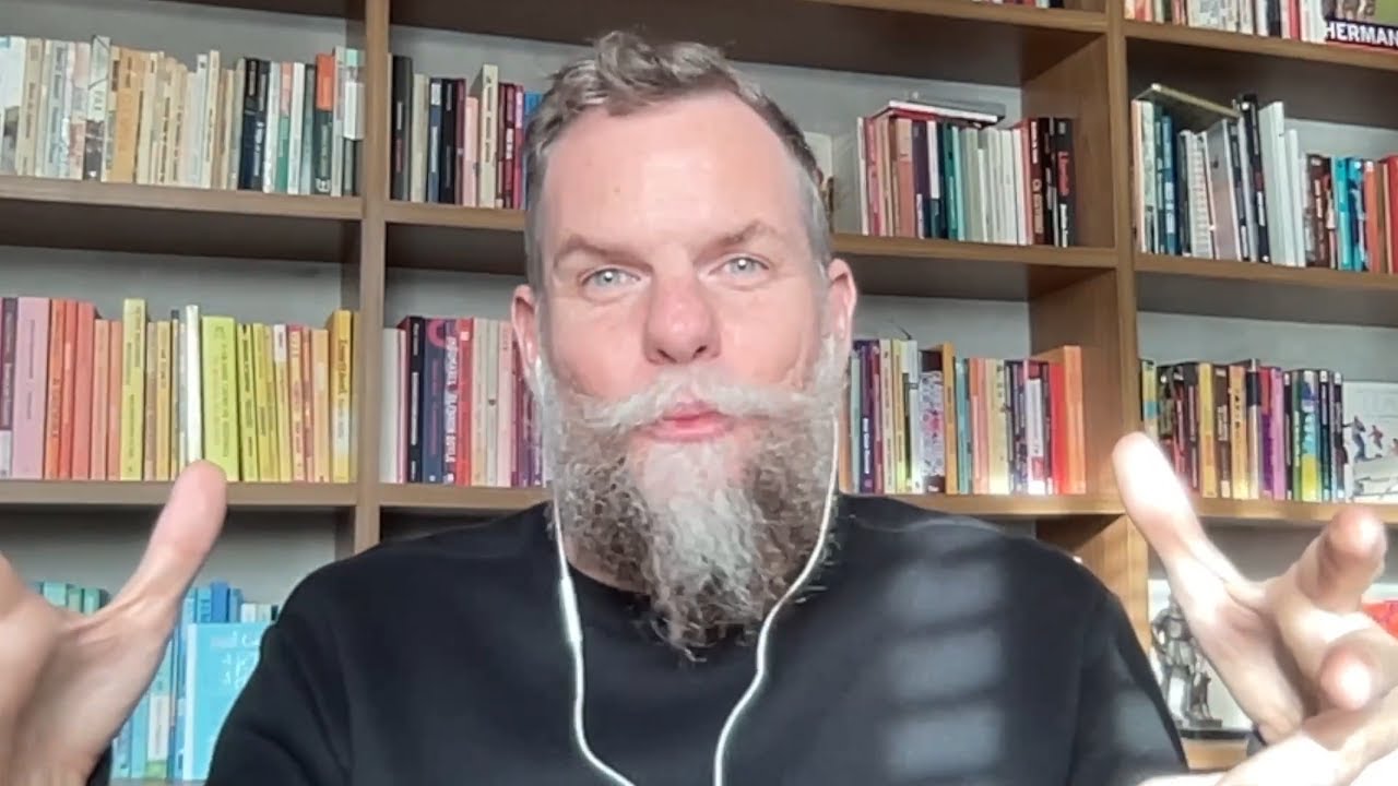 É necessária uma criança para salvar a aldeia | Marcos Piangers | TEDxPorto