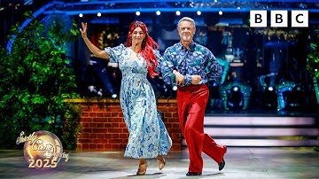Stefan Dennis & Dianne Buswell Foxtrot to the Neighbours Theme by Barry Crocker ✨ BBC Strictly 2025