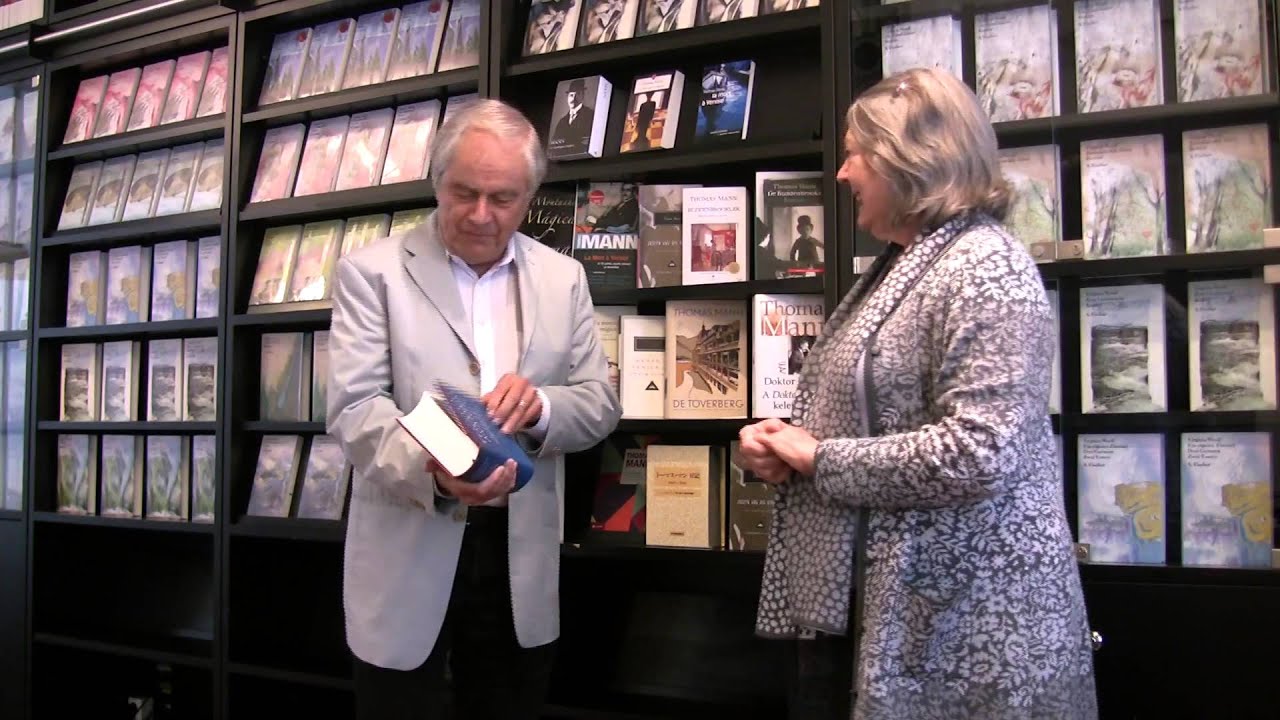 Frido Mann ontvangt eerste exemplaar 'Jozef en zijn broers' - YouTube