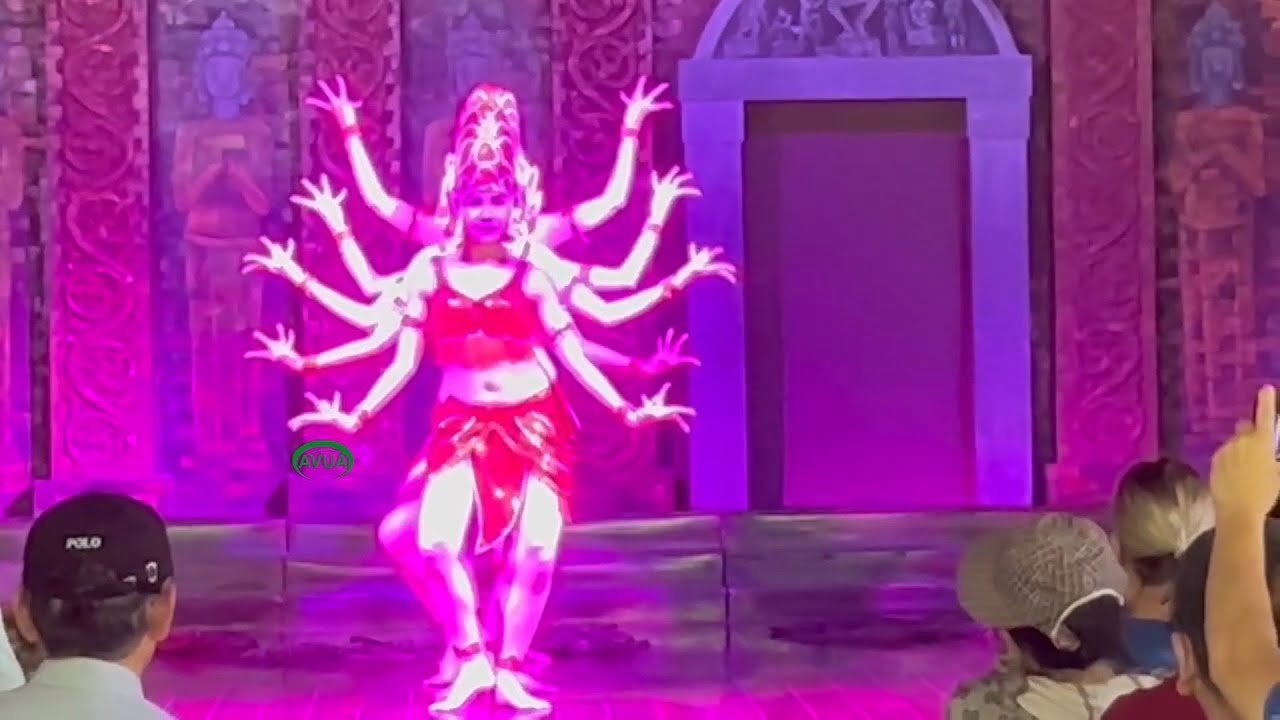 Điệu múa Apsara duyên dáng làm say lòng bao du khách thăm Thánh Địa Mỹ ...