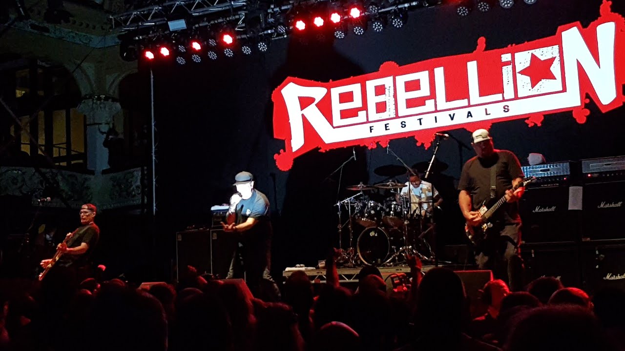 Pennywise - "Bro Hymn" @ Rebellion festival 2017.