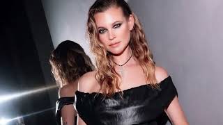 Behati Prinsloo🩷| Biography | Plus Size Model | Curvy Instagram Stars | Fashion Celebrity Wiki
