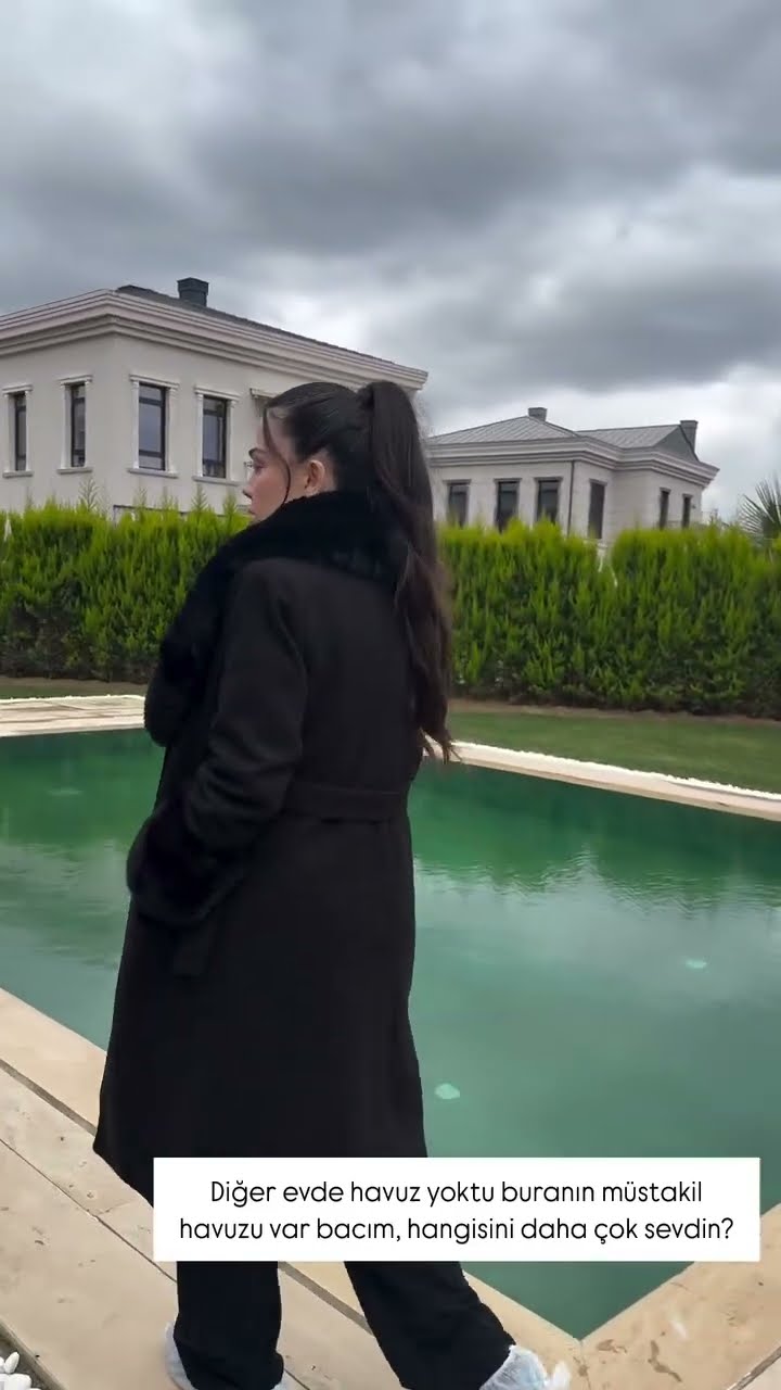 Diğer evde havuz yoktu buranın müstakil havuzu var bacım, hangisini daha çok sevdin??