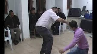 Bal Yapmayan Aridan Çuvali Doldurmayan Daridan Adamdan Sonra Kalkan Garidan Hayir Gelmez. Resimi