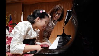 ストーリー：母と人生の連弾　脳性まひのピアニスト　指１本で自己表現