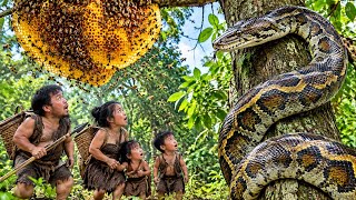Dwarf Family Discovers Giant Python Climbing Tree - Giant Beehive in Wild Forest - Primitive
