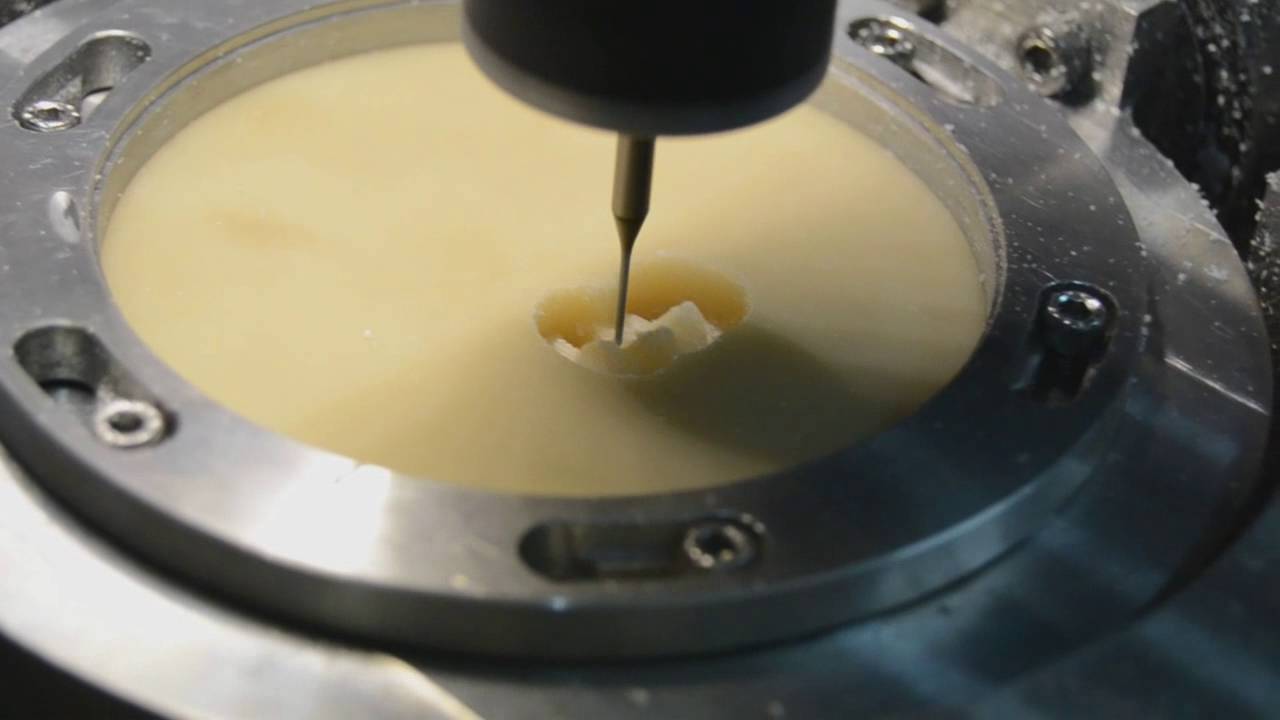 Изготовление зубного протеза на станке Роутер Dent