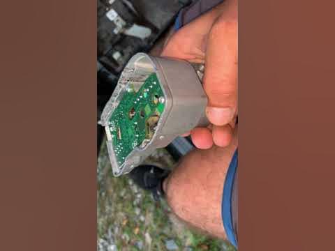 2009 Nissan Altima Steering wheel locked (Recall) - YouTube