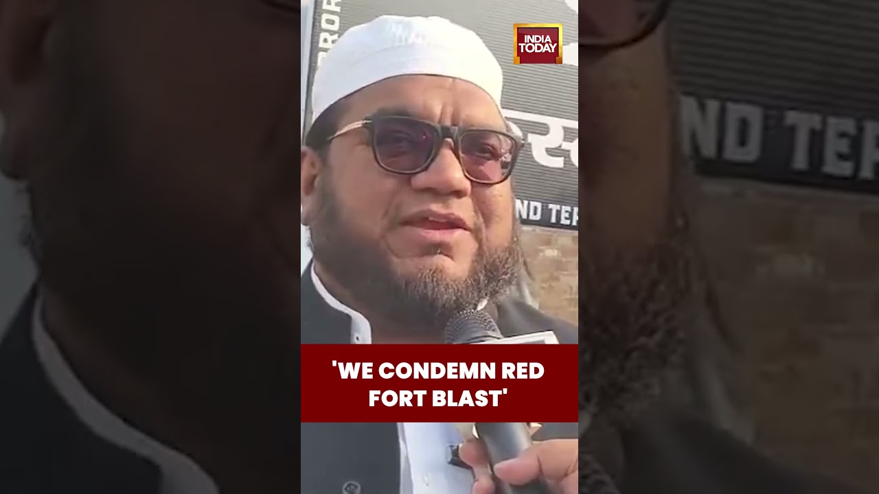 Protestors Pay Tribute at Dargah for Red Fort Blast Victims, Demand Justice in Delhi 