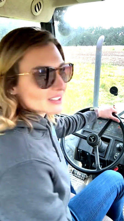 Download lagu He knows I love him 😂😂