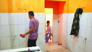 ngakak😂 prank orang lagi boker sampe belum cebok lari kocar kacir