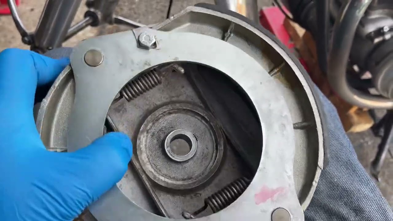 Norton Commando TLS adjustment and replace worn wheel bearing. YouTube