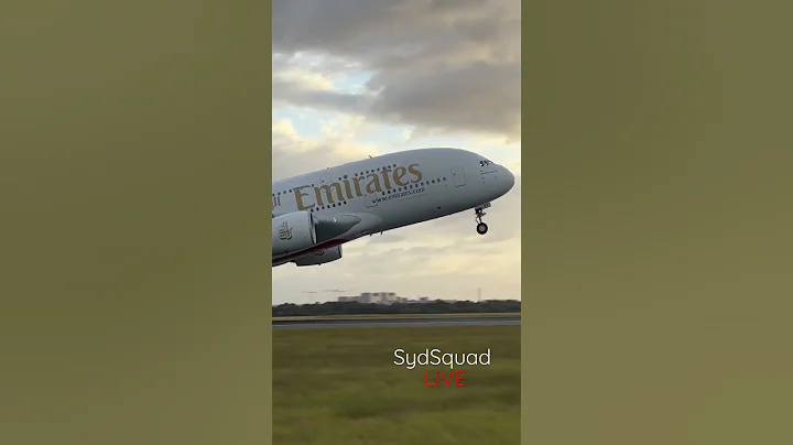 HEAVY A380 Takeoff @ Sunrise! Emirates Airlines Airbus A380 - DayDayNews