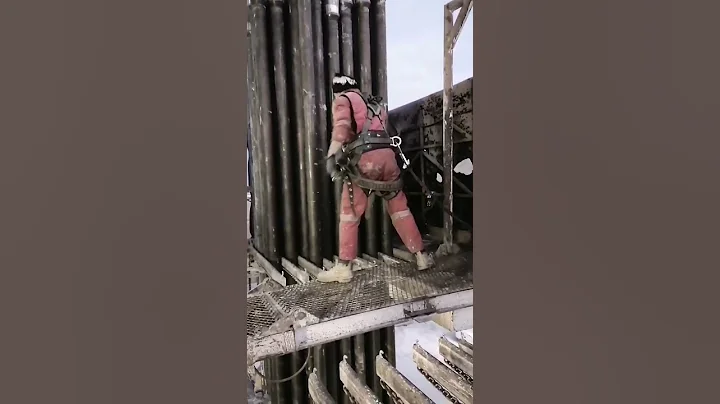 Derrickman Drilling rig Khalid Kurdi