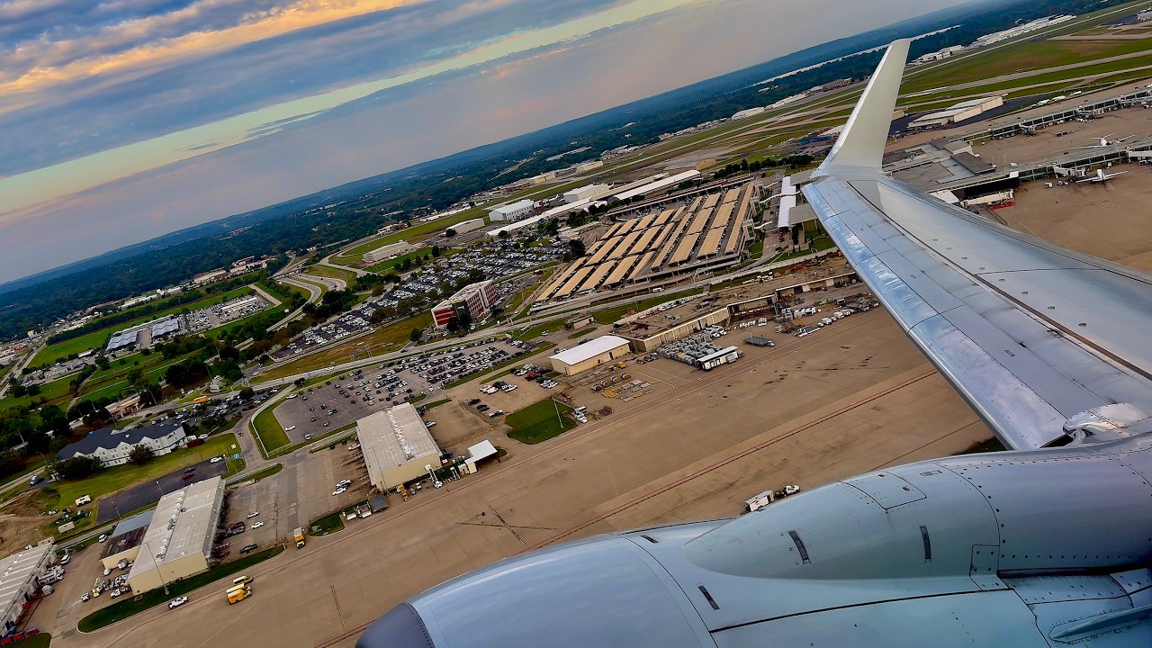 [4K] – Full Flight – American Airlines – Boeing 737-823 – TUL-DFW – N844NN – AA3095 – IFS 1081