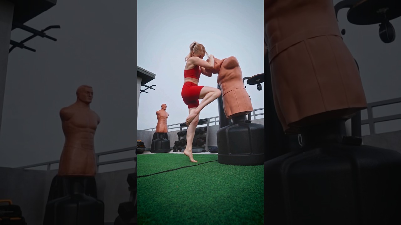 Brutal knee strikes 🔥