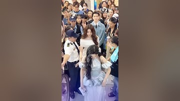 2 cô con gái cưng của MC Quyền Linh đẹp như công chúa khi xuất hiện cùng Anh Tú Atus