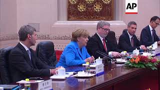 Merkel holds meeting with Chinese Premier Li amid US trade worries