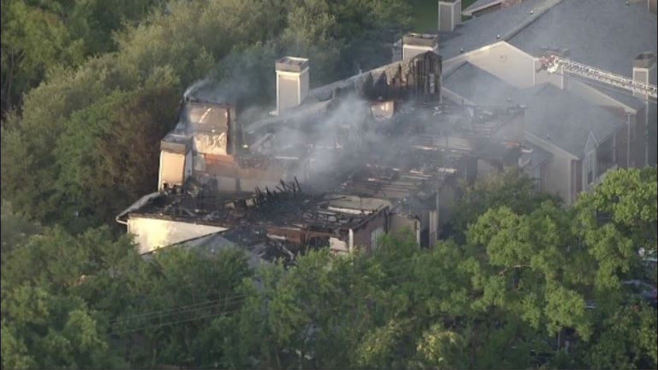 3 killed in 2-alarm fire at apartment complex in west Houston