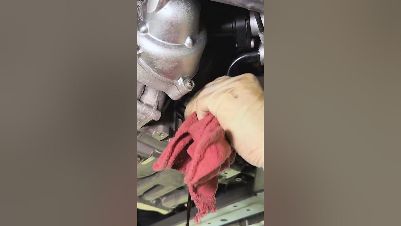 Reggie's Motorworks- Audi R8 oil change - YouTube