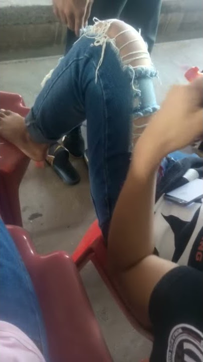 Security Guard sekolah yang tengah high hisap dadah nak memukul org luar..