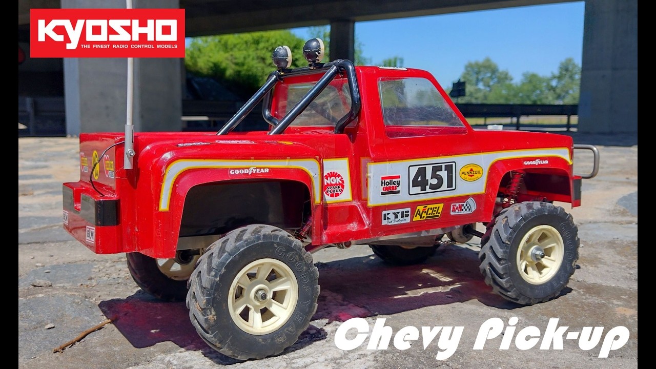 Kyosho Chevy Pick-up 4x4 - Vintage RC truck on the trail