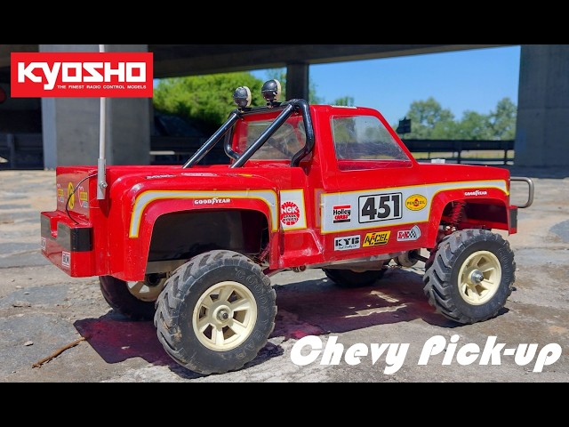 Kyosho Chevy Pick-up 4x4 - Vintage RC truck on the trail