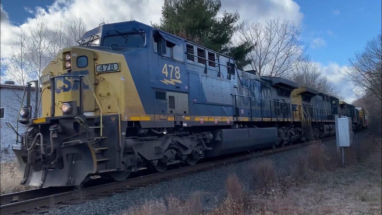 CSX M426/16 hauls past CP67 with YN2 trio plus 