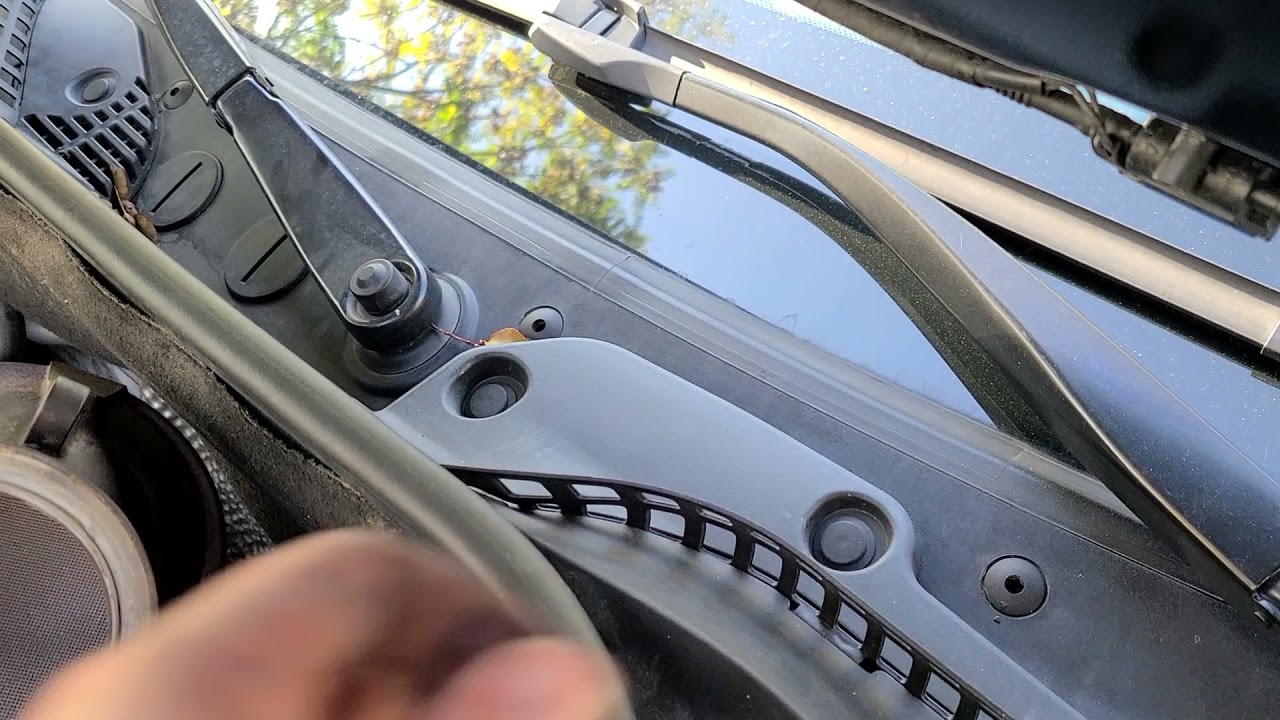 N63TU Downpipe removal video 1 YouTube
