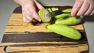 A new trick has taken over the world! Take the zucchini and a fork.