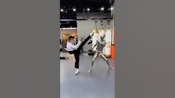 When AI Fights Back! (IG / one_sports999) #AI #Robot #Fight #MMA #MartialArts #KungFu #youtubeshorts