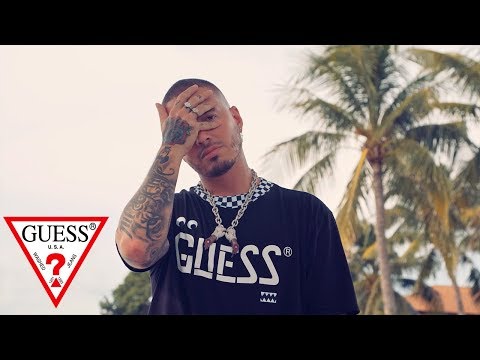 Video: J Balvin: Nauja Drabužių Kolekcija Su „Guess“