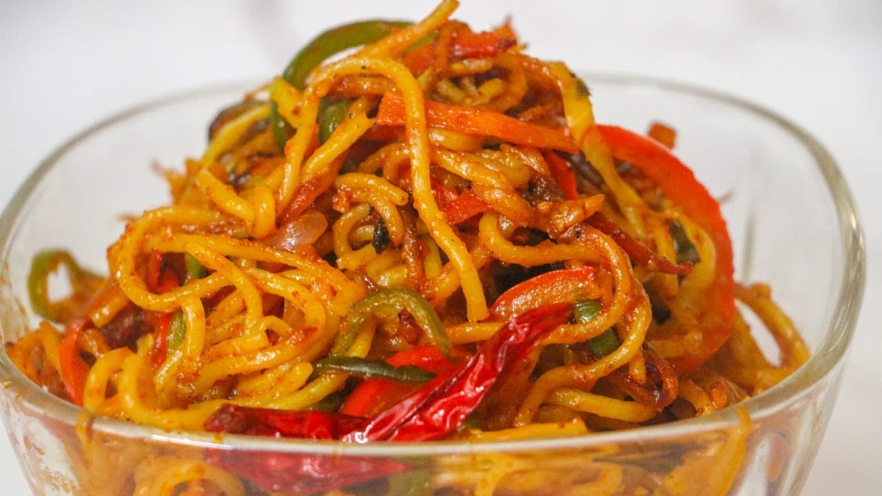 Chili Garlic Noodles Hakka Noodles Recipe Noodles Recipe Sonal Ki chili-garlic-noodles-hakka-noodles-recipe-noodles-recipe-sonal-ki