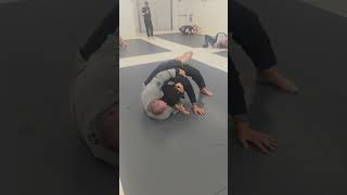 Counter attacking from guard retention #bjj #jiujitsu #guard 