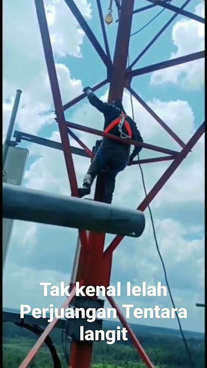 Detik2 tentara Langit menginstal Antena jaringan telekomunikasi