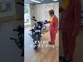 バイクを買いに行くムスカ大佐