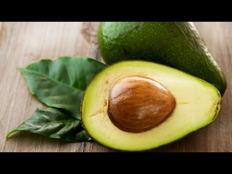 healthy-smoothie-recipes---avocado-and-kale-smoothie