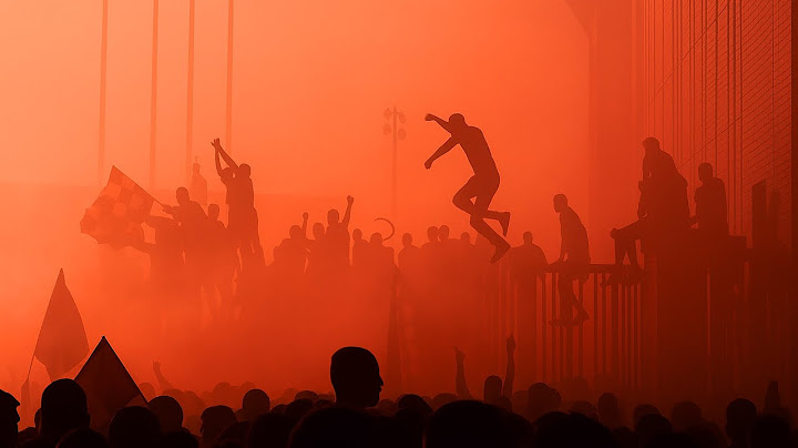 CRAZY SCENES 🏆 Liverpool fans celebrate HISTORIC PREMIER LEAGUE TITLE WIN at Anfield