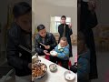 아빠가 아이 돌보는 모습 정말 재미있어요～/パパが子供の面倒を見てる姿、すごく面白いな～