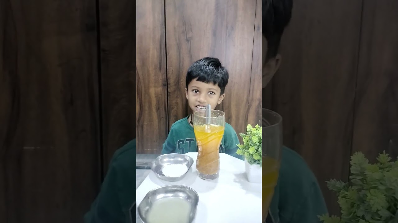 Color-Changing Science: Turmeric, Lemon & Soap!Science in Seconds