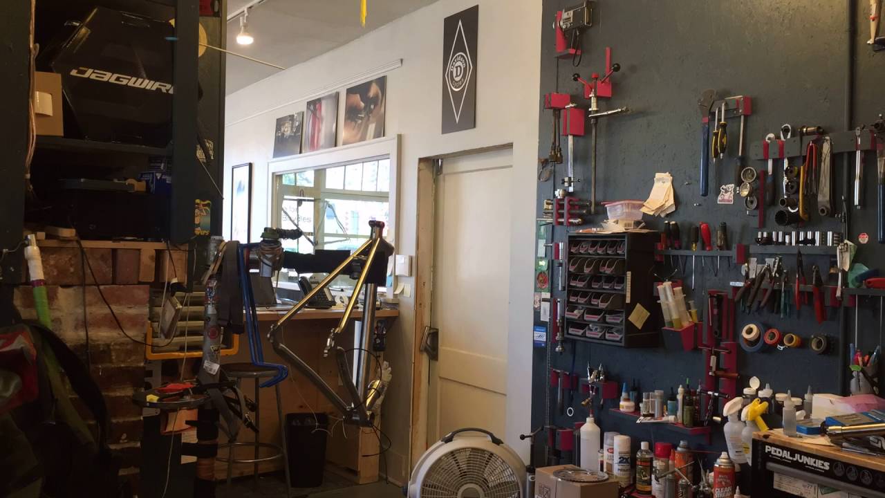 Di2 wiring S&S - YouTube