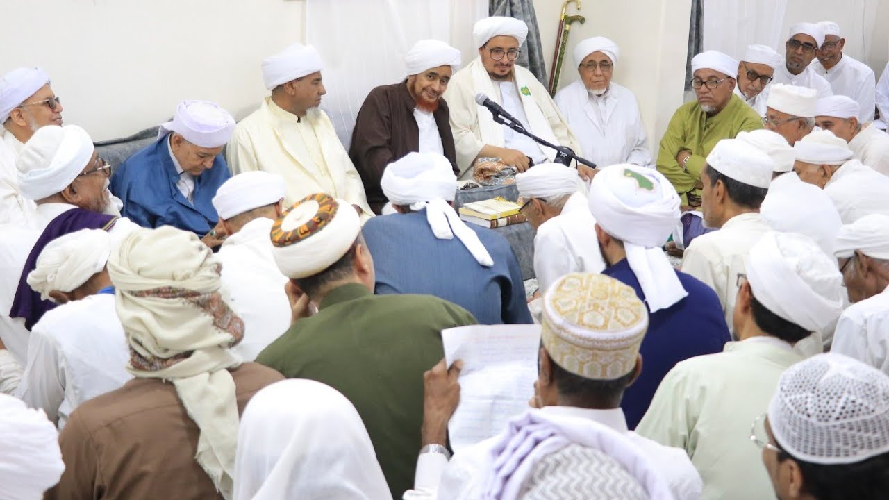 قصيدة الشعرية من  الشاعر الشبامي ربيع بلسود-بحضور الحبيب عمر بن حفيظ-يارب عسى من العايدين