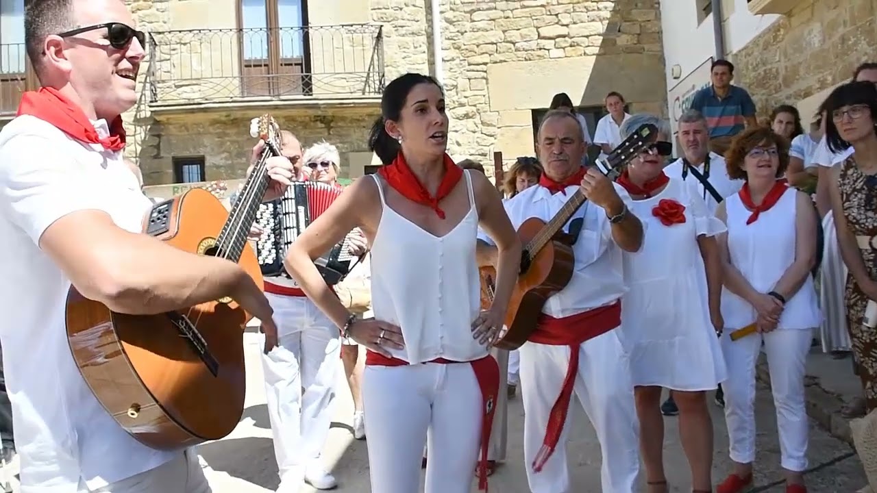 CUANDO LE CANTO A MI MADRE. IÑAKI BUÑUALES. LAURA SESMA