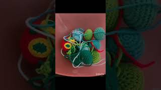 Crochet Very Hungry Caterpillar #easycrochetpatterns #veryhungrycaterpillar #amigurumi #crochetideas
