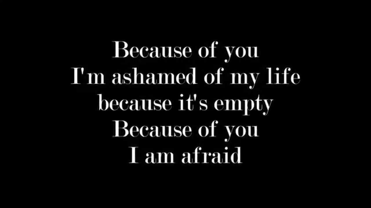 Kelly Clarkson - Because of you Lyrics - YouTube