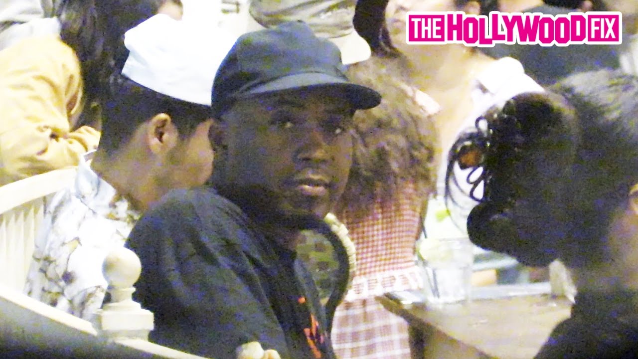 Nas Turns Up To Jay-Z While Drinking With Friends At Escuela Taqueria In Los Angeles 10.17.20