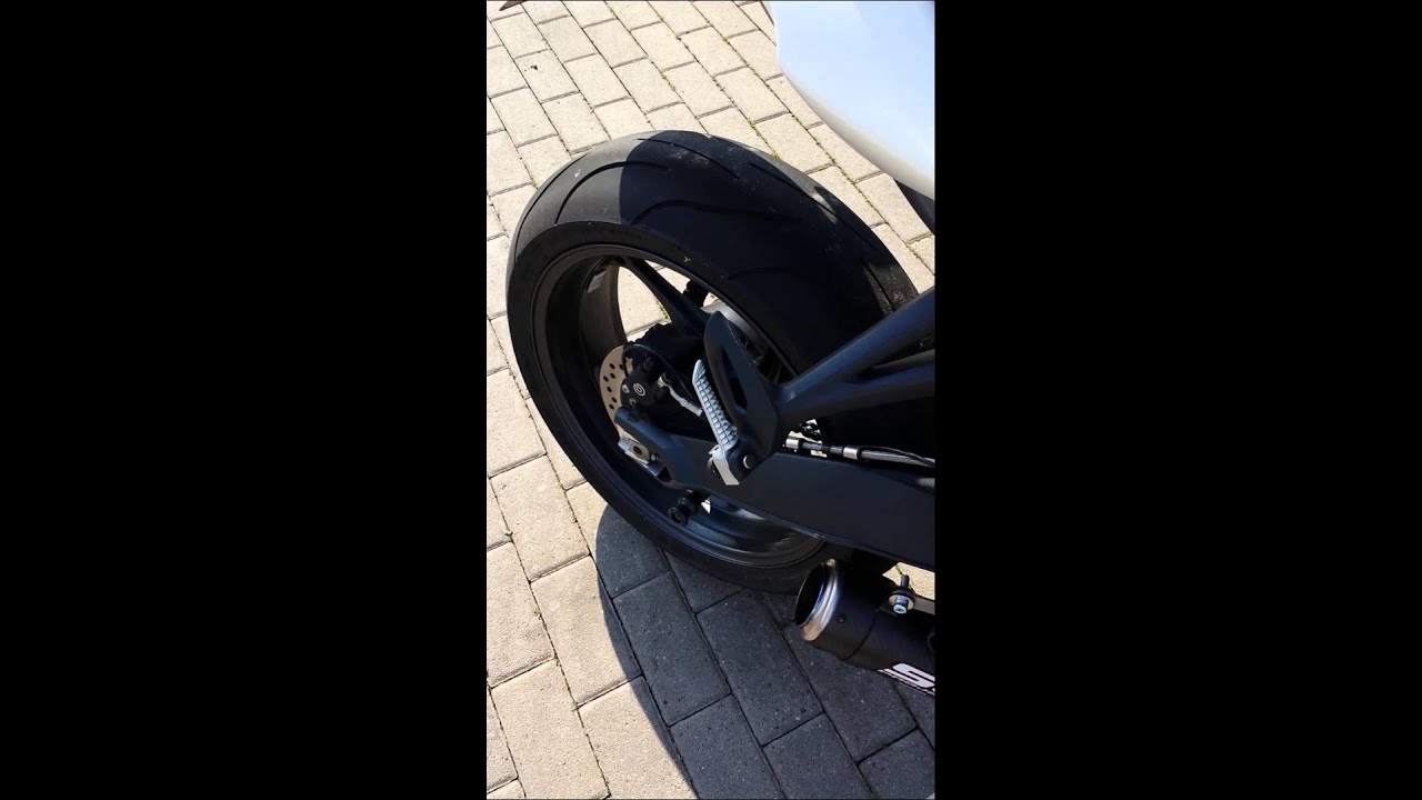 Street Triple 2013 with SC-Project CR-T